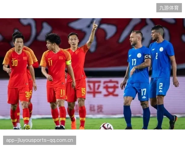 重庆球迷热盼国足四战：从梦想到实力，让我们一起守护“国球”荣耀